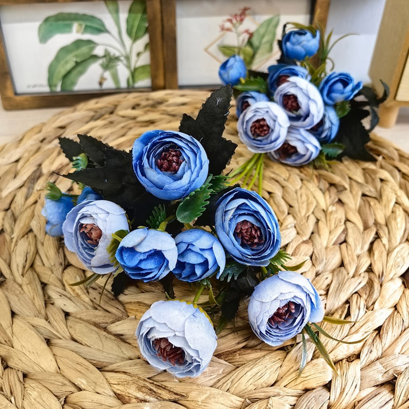 Искусственные цветы в Магнитогорске | Цветы искусственные «Камелии», голубые, букет