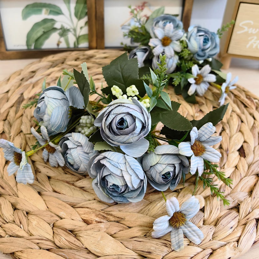Искусственные цветы в Магнитогорске | Цветы искусственные «Камелии с мелкоцветом», голубые, букет